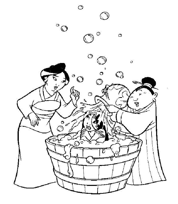 coloriage mulan prend un bain